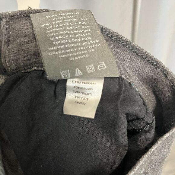 Torrid Jeans Sz 3/ 22-24/3X Gray Crop Pull on Boyfriend Straight Mid-Rise Racer - Picture 6 of 7